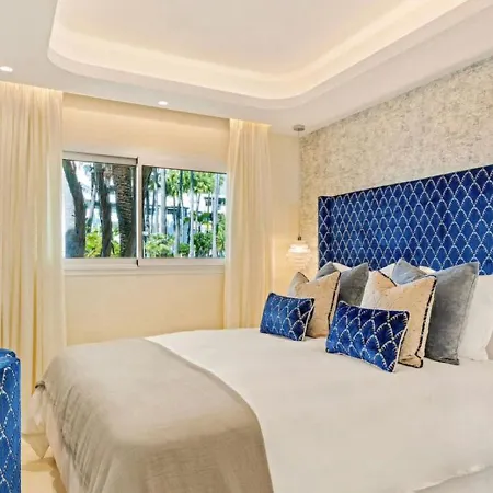 Luxury Apartment Mlg0 With Pool Apartment